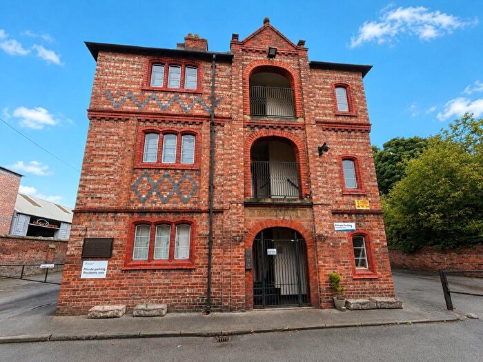 2 Bedroom Flat For Sale In Foregate Street, Chester, Cheshire, CH1