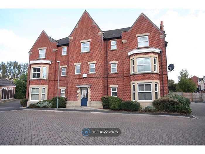 2 Bedroom Flat To Rent In Alma Wood Close, Chorley, PR7