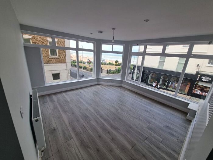 2 Bedroom Flat To Rent In Marine Gardens, Margate, CT9