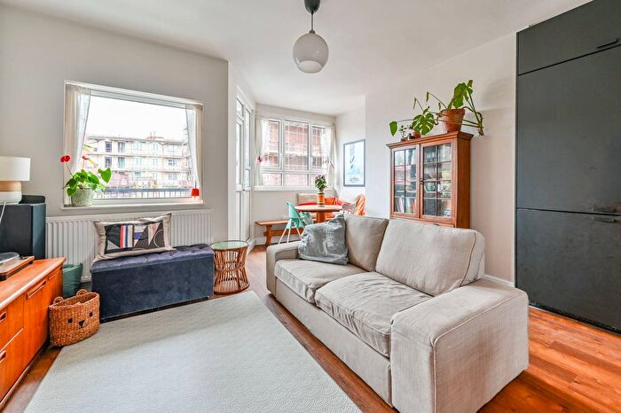 2 Bedroom Flat For Sale In Stoke Newington Church Street, Stoke Newington, London, N16