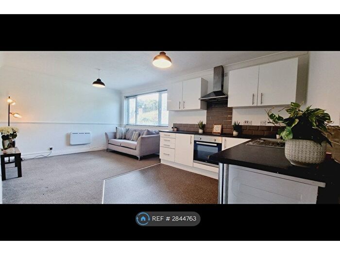 2 Bedroom Flat To Rent In Padmore Court, Leamington Spa, CV31