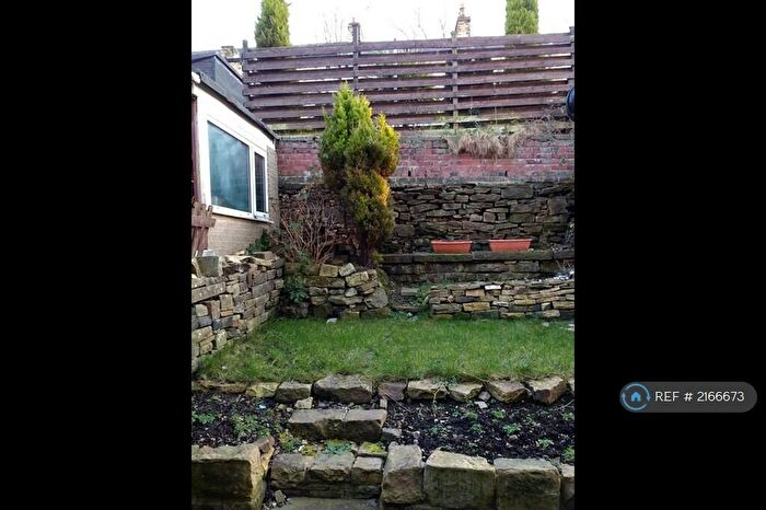 3 Bedroom Terraced House To Rent In Manchester Road, Huddersfield, HD4