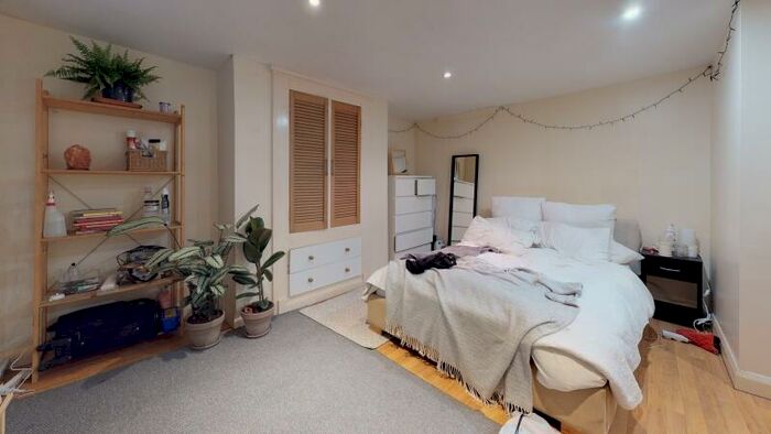 6 Bedroom Terraced House To Rent In Delph Mount, Woodhouse, Leeds, LS6