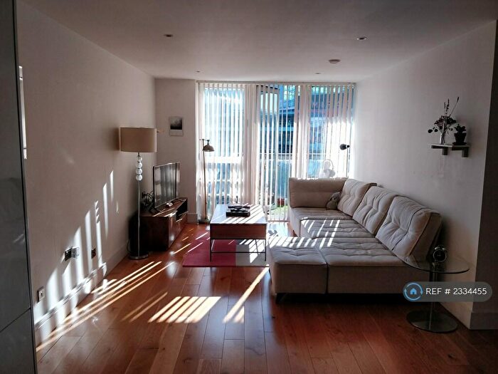 2 Bedroom Flat To Rent In Drayton Park, London, N5