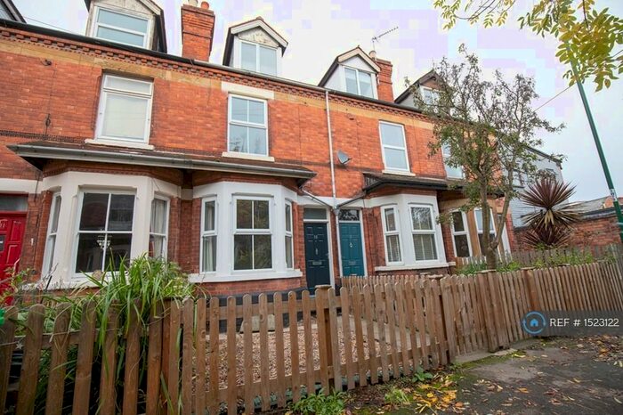 3 Bedroom Terraced House To Rent In Wesley Grove, Nottingham, NG5