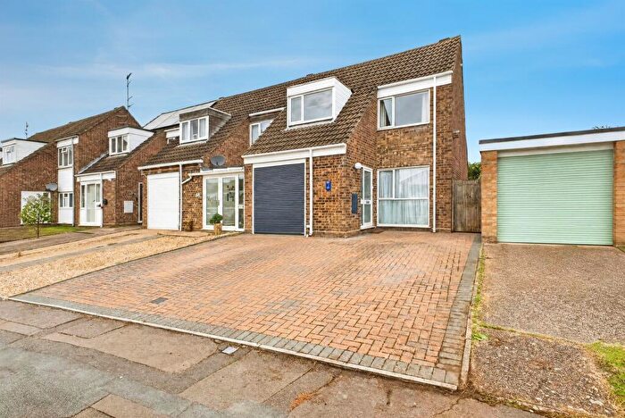 3 Bedroom End Of Terrace House For Sale In Ash Rise, Northampton, NN2
