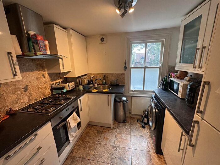 1 Bedroom Flat To Rent In Whiteley Road, London, SE19