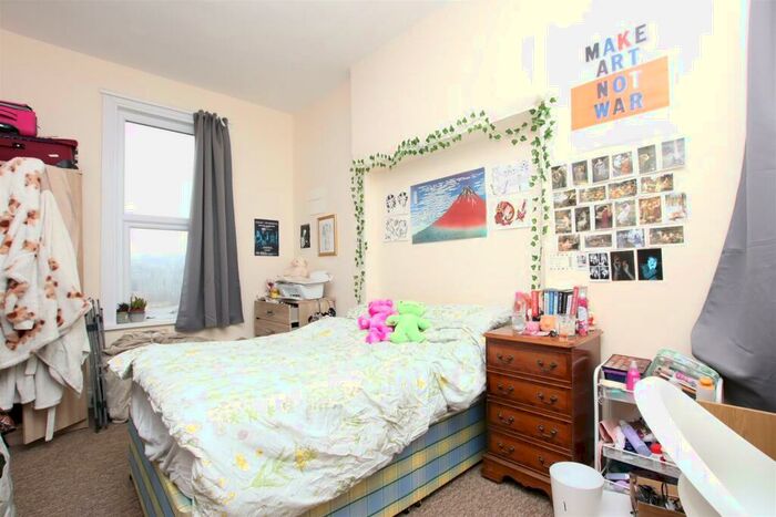 3 Bedroom Flat To Rent In Newbridge Road, Bath, BA1