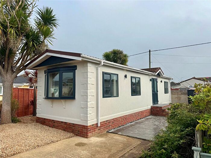 2 Bedroom Mobile/park Home For Sale In Field Place, Naish Estate, Barton On Sea, BH25