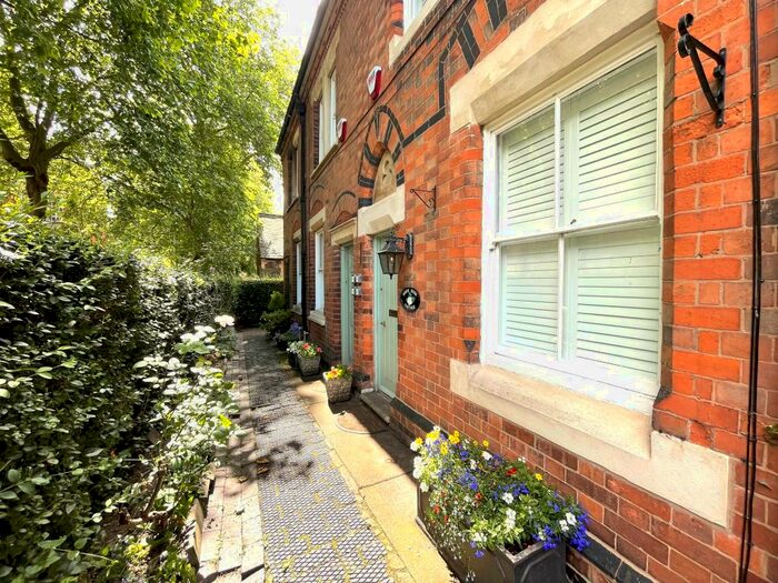 2 Bedroom Cottage To Rent In The Newarke, Leicester, LE2