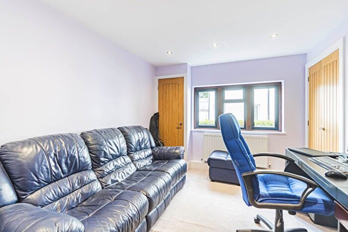 6 Bedroom Detached House To Rent In The Hermitage, London Road, Hemel Hempstead, Hertfordshire, HP1