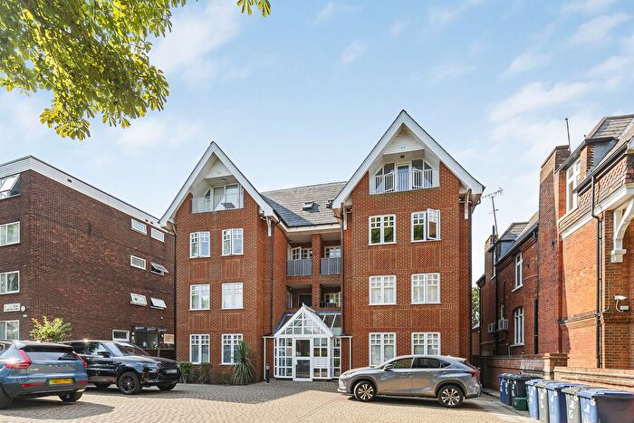 2 Bedroom Flat For Sale In Montpelier Road, London, W5
