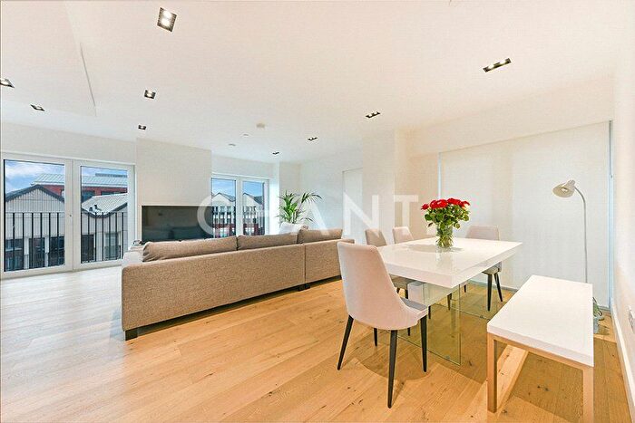 2 Bedroom Flat For Sale In Keybridge Tower, Exchange Gardens, London, SW8