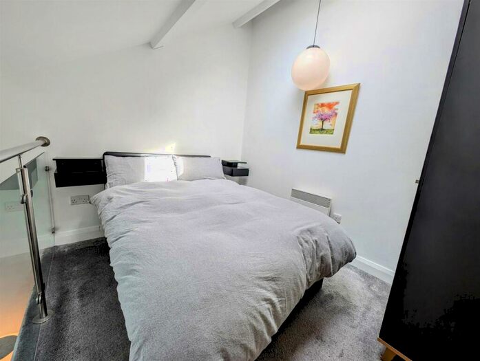 2 Bedroom Apartment To Rent In Crosshall Street, Liverpool, L1