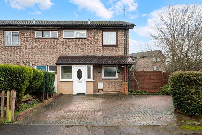 3 Bedroom End Of Terrace House For Sale In Waterfield, Tadworth, KT20