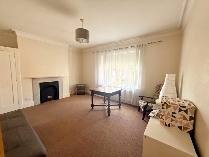 2 Bedroom Maisonette To Rent In Manor Road, Barnet, EN5