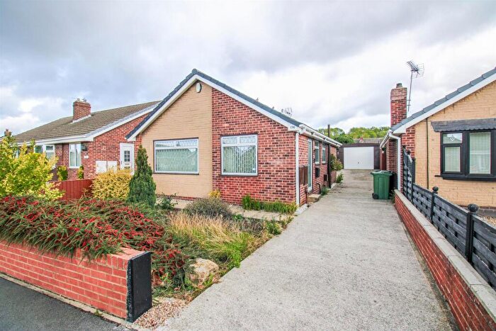 2 Bedroom Detached Bungalow For Sale In Sandgate Drive, Kippax, Leeds, LS25