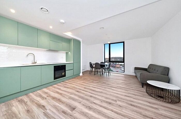 1 Bedroom Flat To Rent In Calibra Court, Kimpton Road, Luton, Bedfordshire, LU2