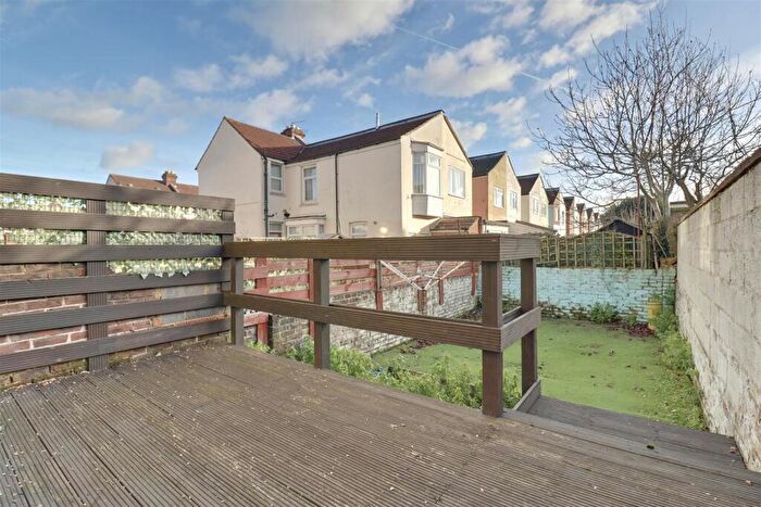 2 Bedroom Flat To Rent In New Road, Portsmouth, PO2