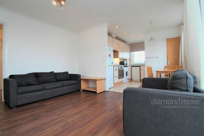 2 Bedroom Flat To Rent In The High Street, Feltham, TW13