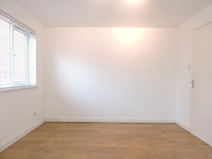 1 Bedroom Flat For Sale In Cobbett Close, Enfield Wash, Middlesex, EN3