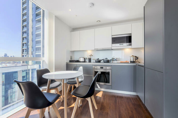 2 Bedroom Apartment To Rent In Harbour Way, London, E14