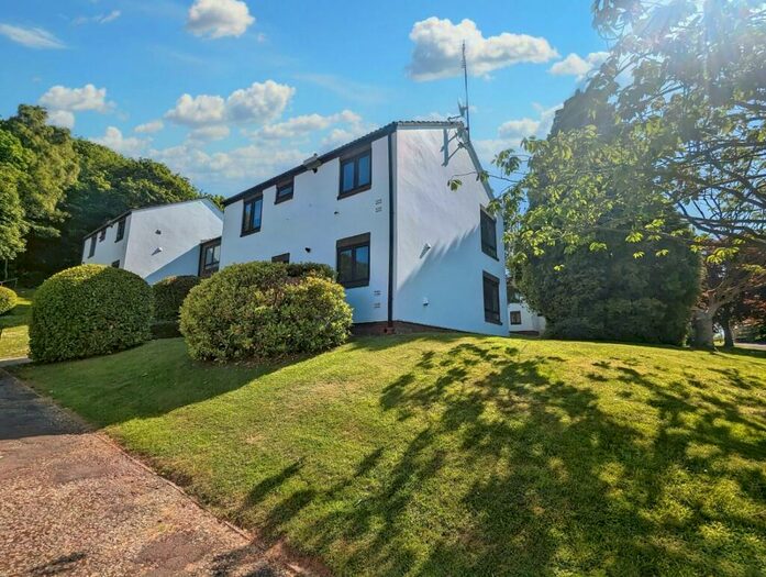 2 Bedroom Apartment To Rent In Somerset Road, Portishead, Bristol, BS20