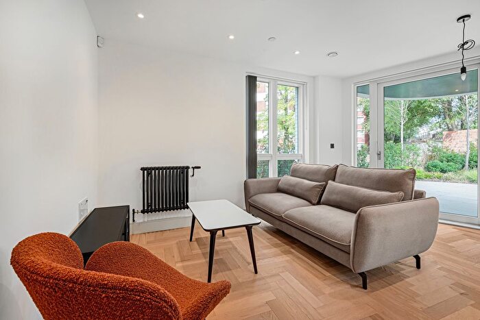 1 Bedroom Flat To Rent In Clifton Mansions, Park Avenue, London, NW2