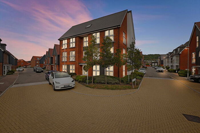2 Bedroom Apartment For Sale In Viking Road, Peters Village, Wouldham, ME1