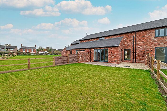 2 Bedroom Barn Conversion For Sale In Hollow Lane, Kingsley, Frodsham, WA6