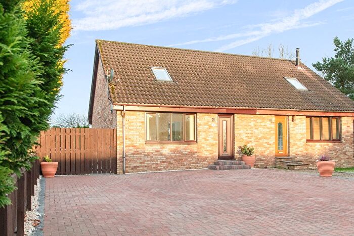 3 Bedroom Semi-Detached House For Sale In Elizabeth Gardens, Stoneyburn, West Lothian, EH47
