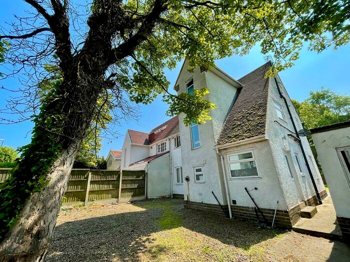 4 Bedroom Semi-Detached House To Rent In Whitaker Road, Derby, DE23