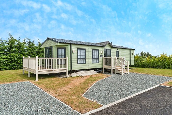 2 Bedroom Detached Bungalow For Sale In New River Bank, Littleport, Ely, CB7