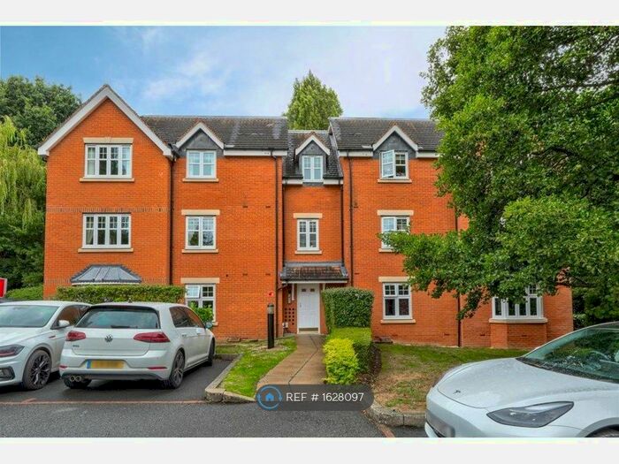 2 Bedroom Flat To Rent In Chancel Court, Solihull, B91