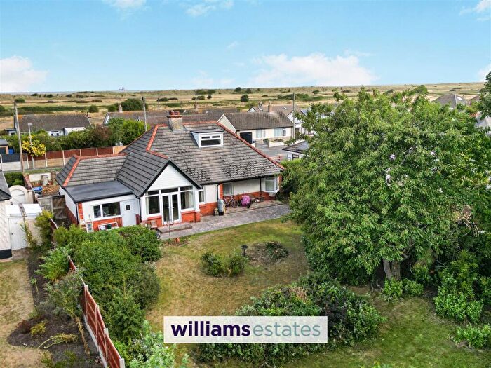 4 Bedroom House For Sale In Warren Drive, Prestatyn, LL19