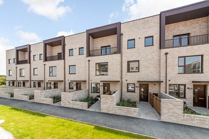 4 Bedroom Terraced House To Rent In Bearsden Avenue, Cambridge, Cambridgeshire, CB3