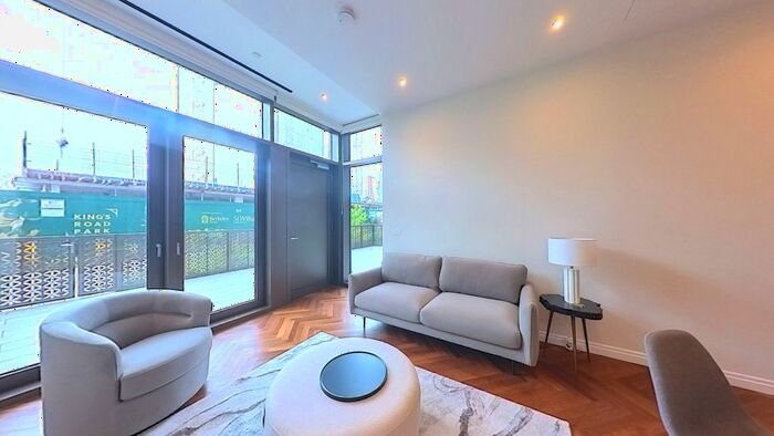 2 Bedroom Flat To Rent In King's Road Park, Fulham, SW6