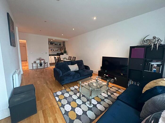 3 Bedroom Apartment To Rent In The Lock, Whitworth Street West, Manchester, M1