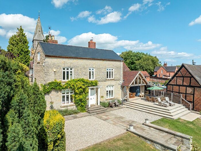 7 Bedroom Detached House To Rent In Church Bank, Alcester, B49