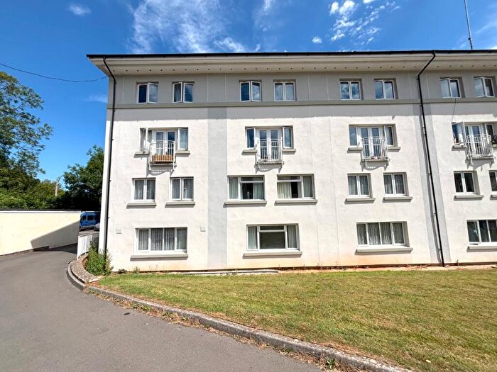 3 Bedroom Maisonette For Sale In Woodside, Midsomer Norton, Radstock, Somerset, BA3