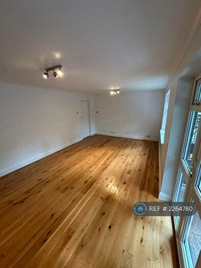 2 Bedroom Flat To Rent In Falkirk Court, Hornchurch, RM11