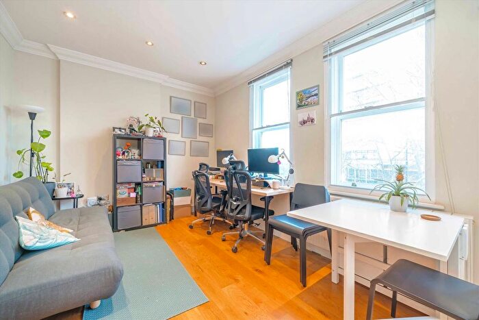 1 Bedroom Flat To Rent In Fulham Palace Road, Hammersmtih, W6