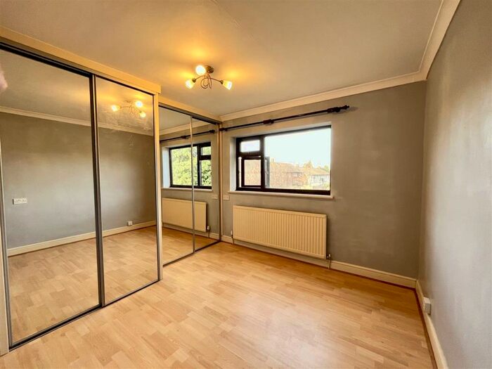 2 Bedroom House To Rent In Halling Hill, Harlow, CM20