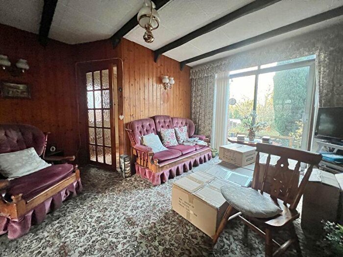 3 Bedroom End Of Terrace House For Sale In Kingstanding Road, Kingstanding, Birmingham, B44