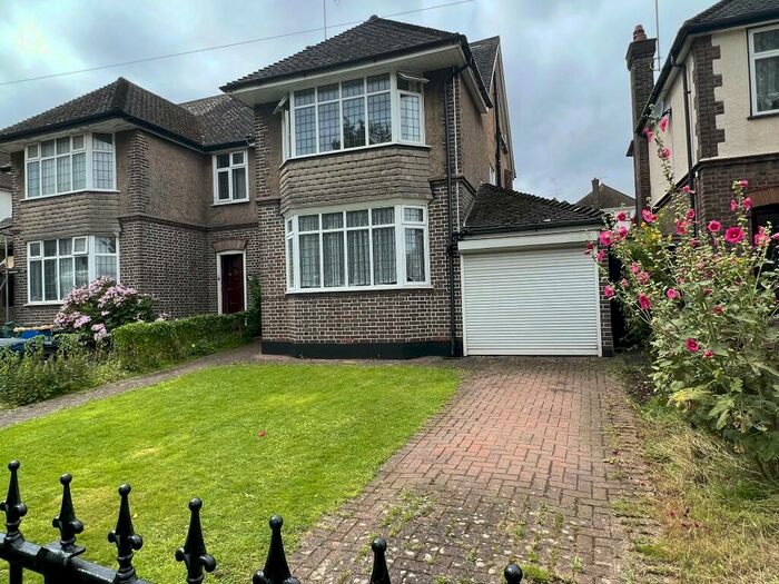 5 Bedroom Semi-Detached House To Rent In New Bedford Road, Luton, Bedfordshire, LU3