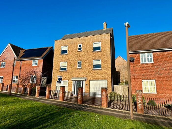 5 Bedroom Detached House For Sale In Frampton Grove, Westcroft, Milton Keynes, MK4