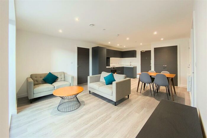 2 Bedroom Apartment To Rent In Downtown, M5