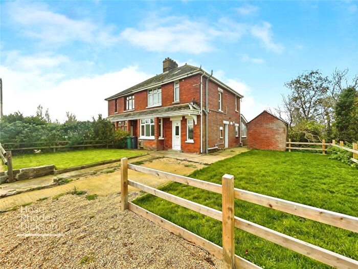 3 Bedroom Semi Detached House For Sale In Newport Road, Cowes, Isle Of Wight, PO31