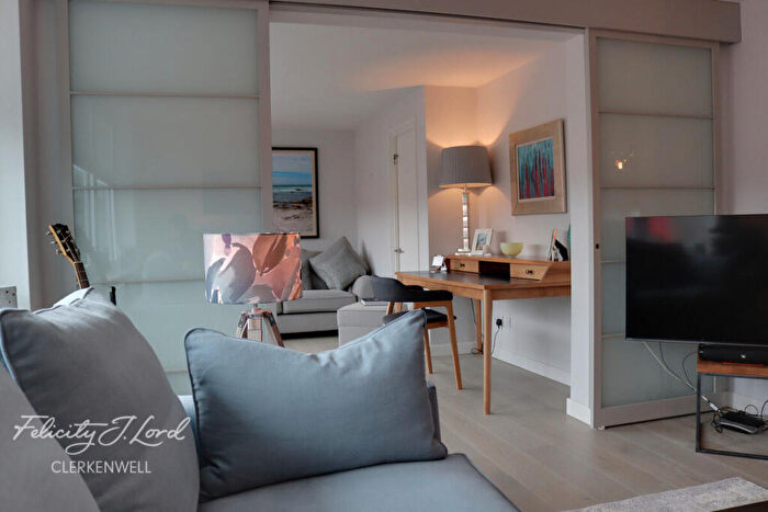 1 Bedroom Apartment To Rent In Britton Street, London, EC1M