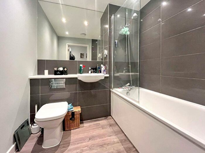 1 Bedroom Flat For Sale In Campden Road, South Croydon, CR2